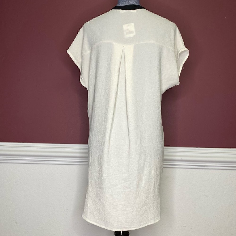 NWOT Astr cream v-neck tunic with pockets size XS - Picture 3 of 3